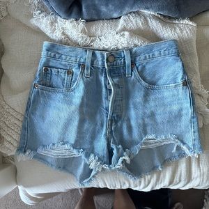 LEVI 501 SHORTS